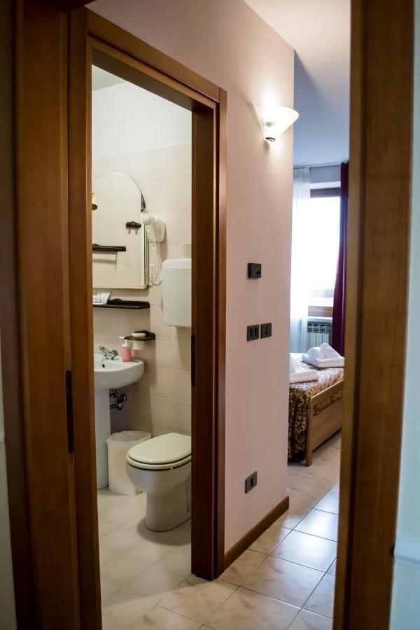 Hotel Corte Dal Castello Lazise Kültér fotó